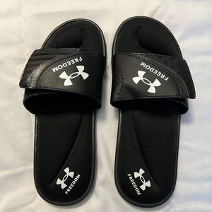 Under Armour slides. New without tags.